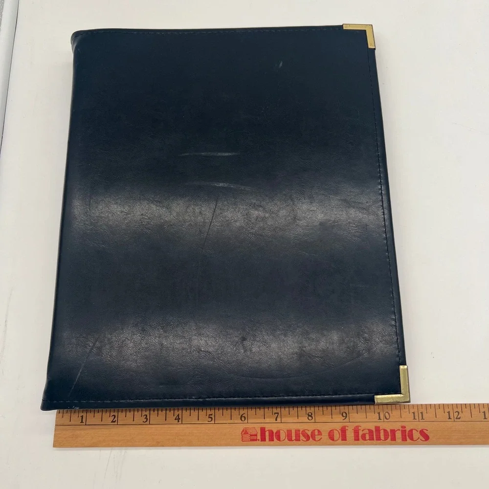 1997 Ford Dealer Meeting‎ Executive Binder 